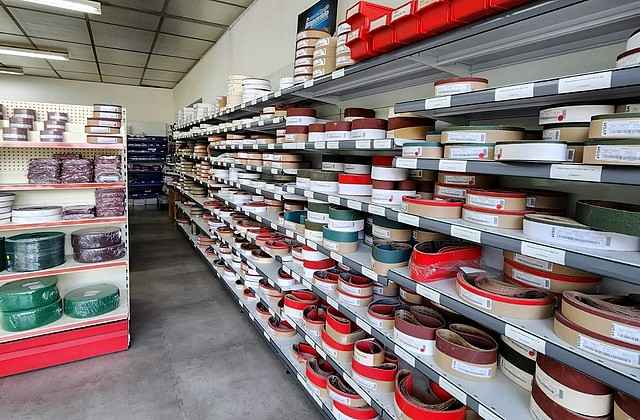 RAYONNAGES-STOCKS-BANDES-ABRASIVES-VSM