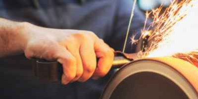 Quels outillages de base pour la fabrication d'un couteau ?